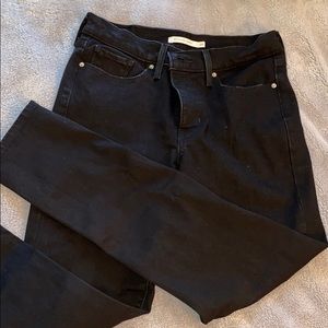 Levi’s 311 shaping jeans